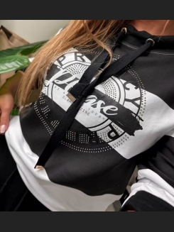 Bluza damska w szerokie pasy i aplikacją – klasyczna czerń i śmietanka